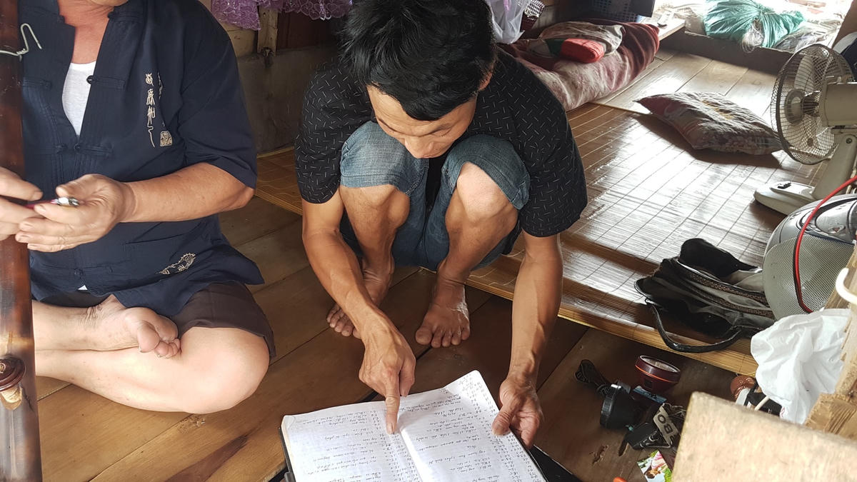 “Cá, tôm cũng cạn kiệt rồi, chỉ mong có sào ruộng để về quê ổn định cuộc sống thôi” - anh Trang cho hay.