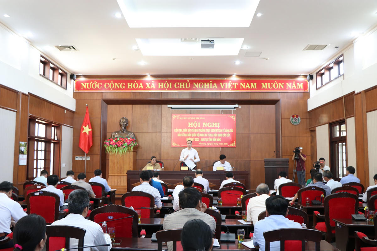 Quang cảnh buổi làm việc.