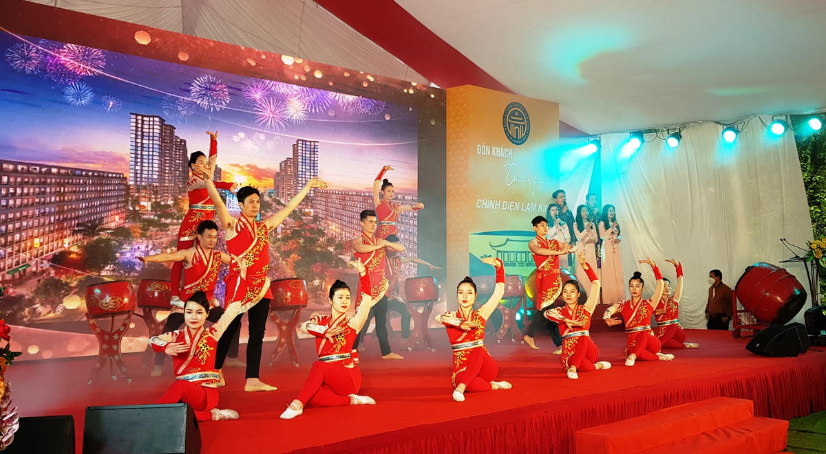 Màn văn nghệ đặc sắc tại buổi lễ.