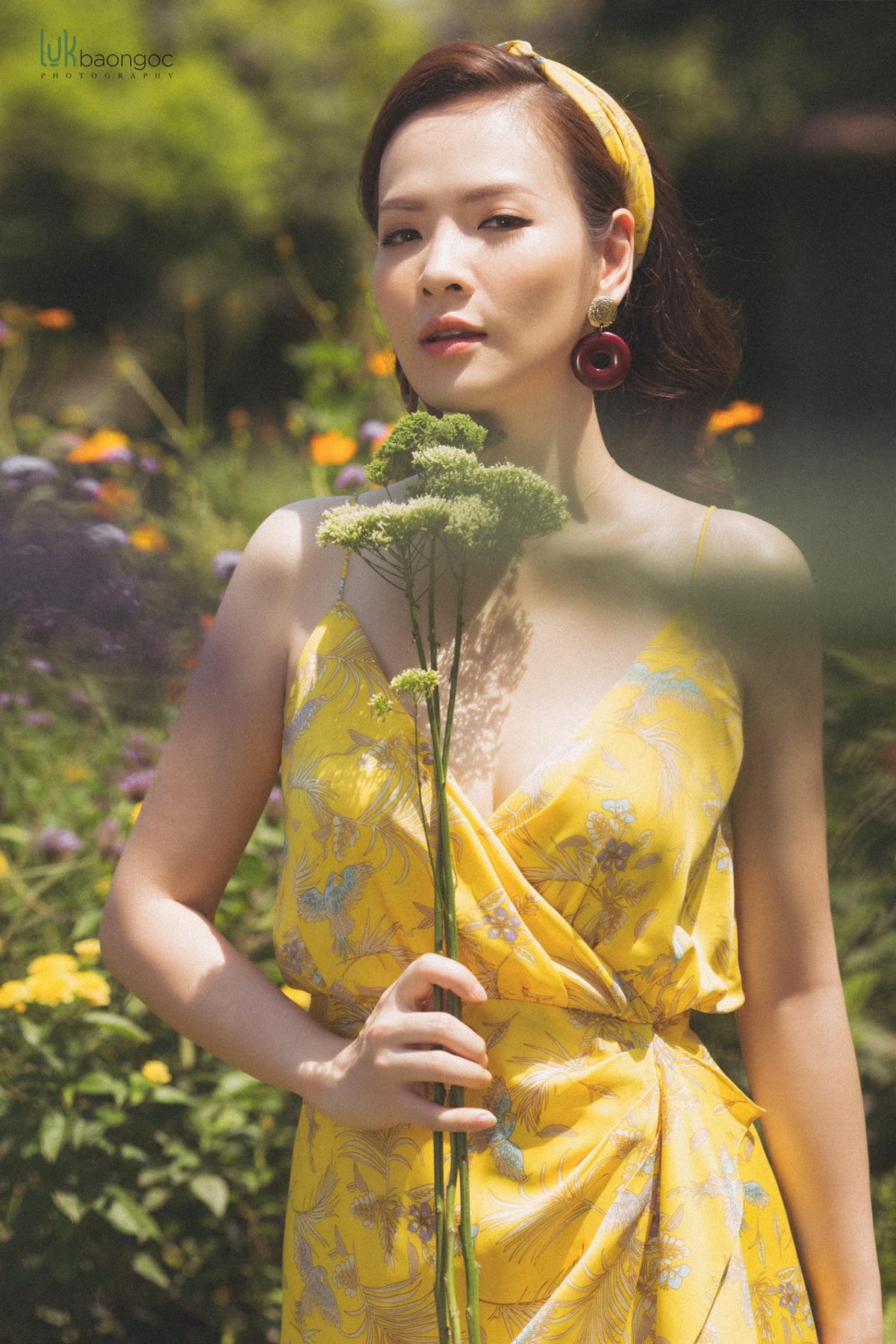 Người đẹp thời tiết hóa thân thành nhân vật Mai Ngọc - bạn gái cũ của Duy Anh và có mối quan hệ tình cảm với Tuấn Khang.