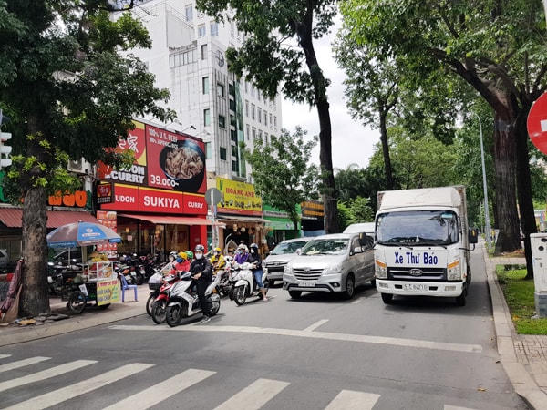 Giao thông ở đường Pasteur, Quận 3, TP HCM sáng 5/8/2020. Ảnh: Hồng Lĩnh.