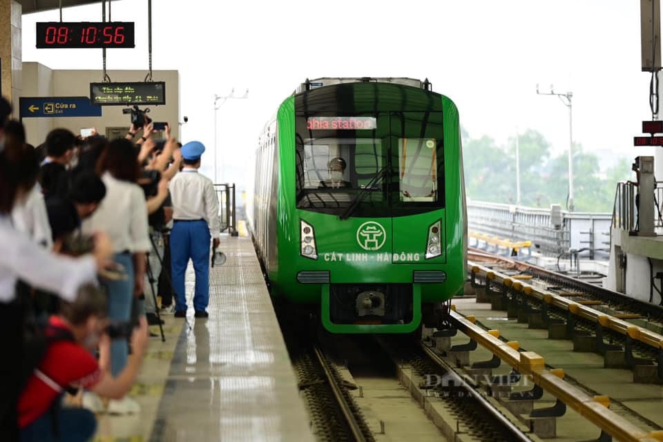 Hiện mỗi ngày có 203 chuyến Metro Cát Linh - Hà Đông phục vụ chở khách.  Ảnh: Viết Niệm