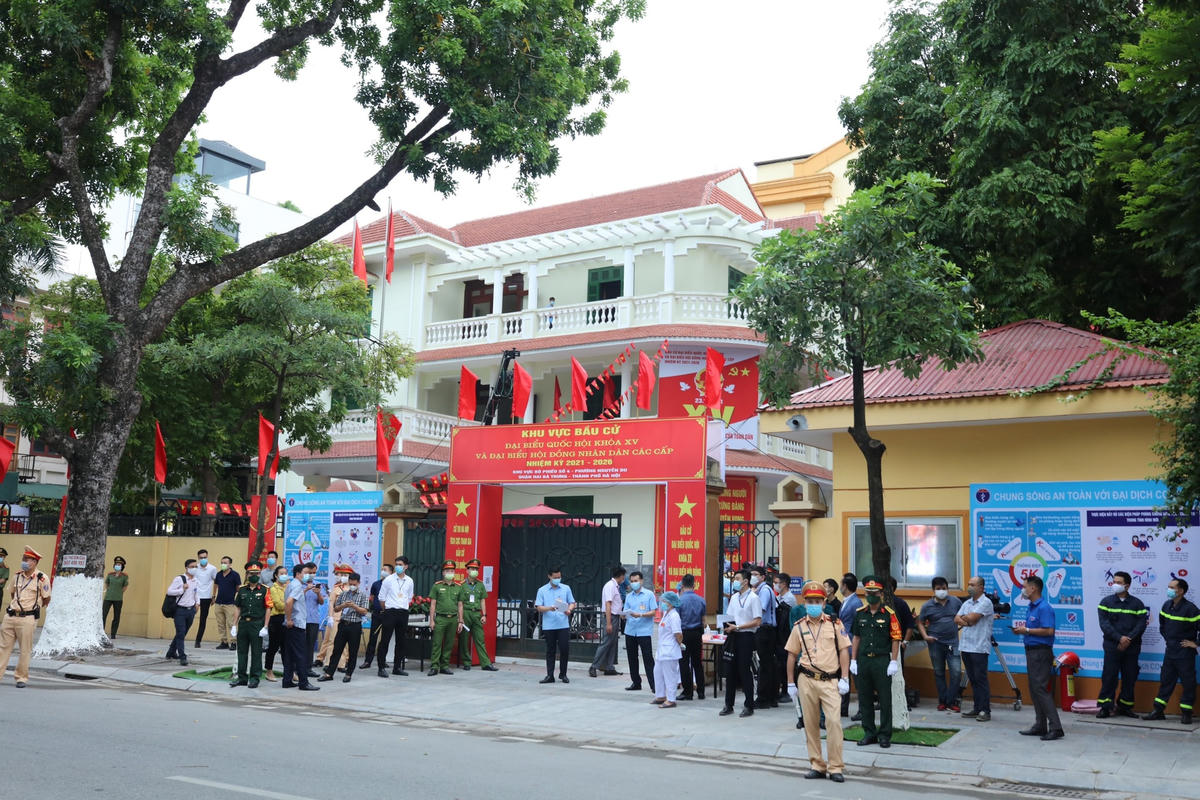 [ẢNH] Tổng Bí thư Nguyễn Phú Trọng có mặt tại khu vực bỏ phiếu 
