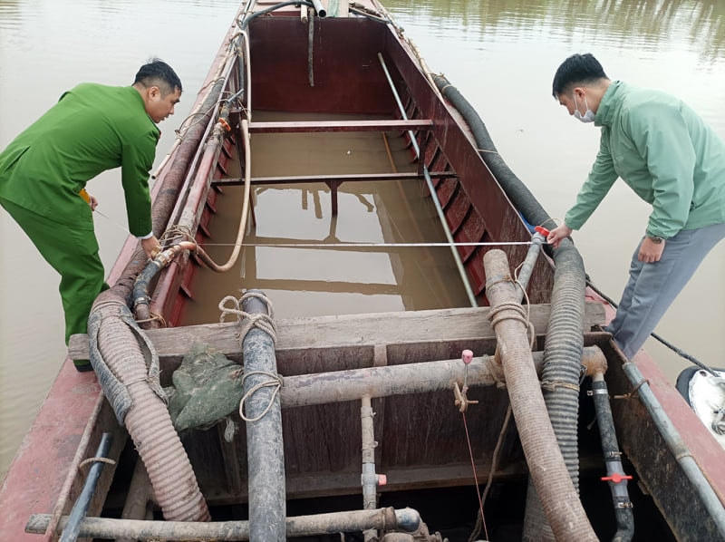 Con tàu không biển do Thìn điều khiển.