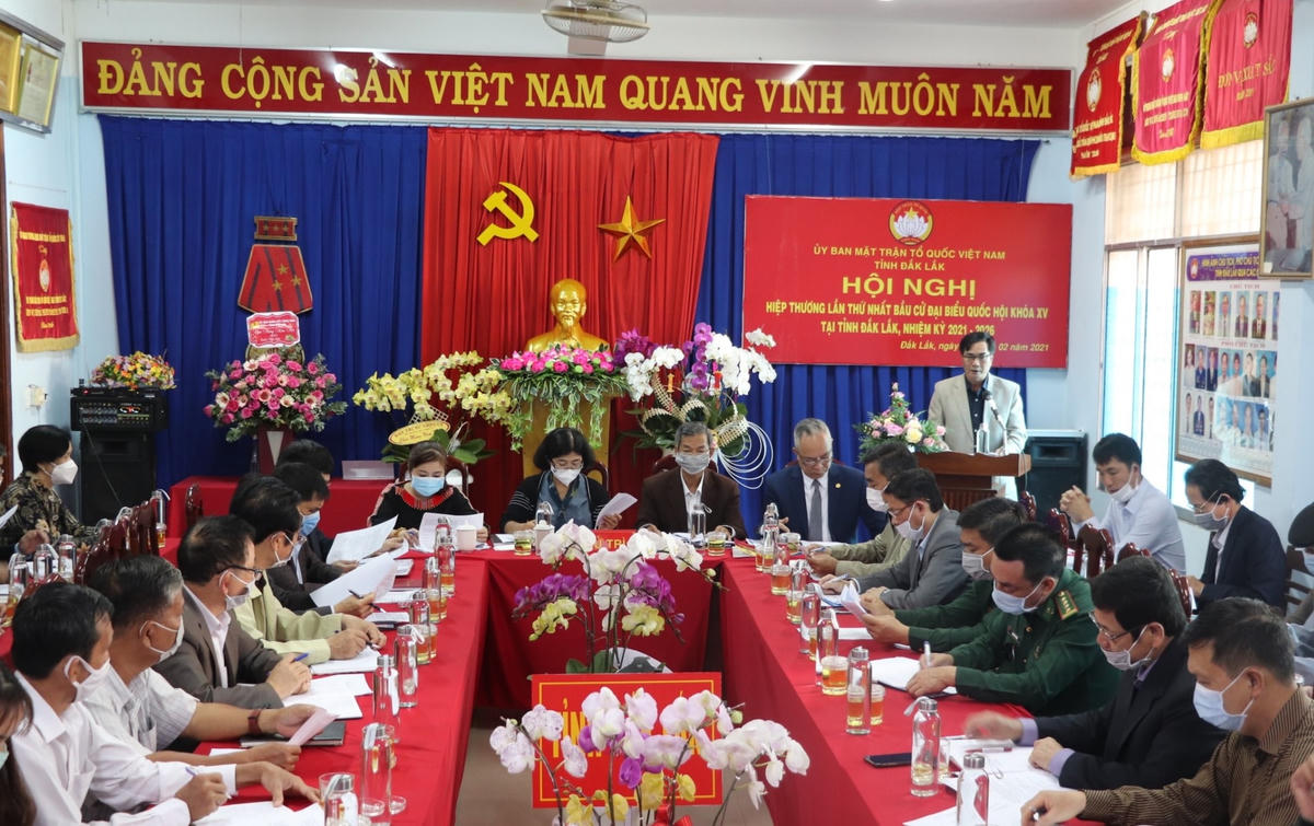 Toàn cảnh hội nghị.