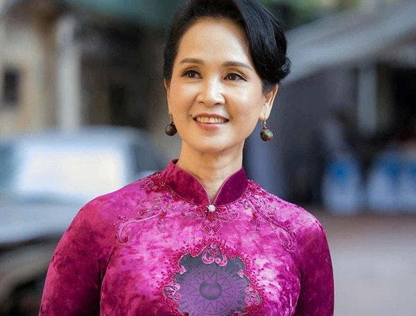 Sự xuất hiện của NSND Lan Hương là nhân tố xâu chuỗi cảm xúc cho bộ phim 'Cây táo nở hoa".