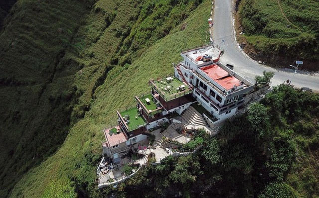Hình ảnh tổ hợp nhà hàng Mã Pì Lèng Panorama trước thời điểm bị phá dỡ (Ảnh: Nguyễn Trường).  