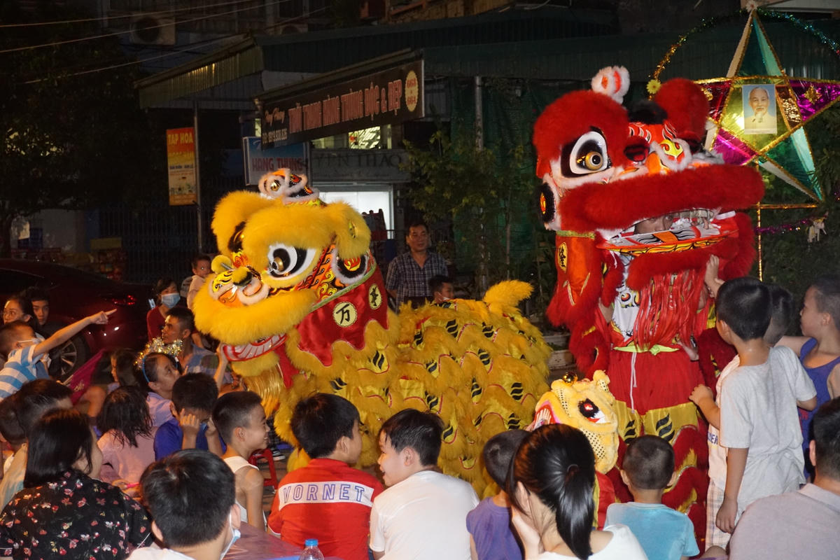 TP Hạ Long: Người dân 'vùng xanh' hồ hởi đón tết Trung thu