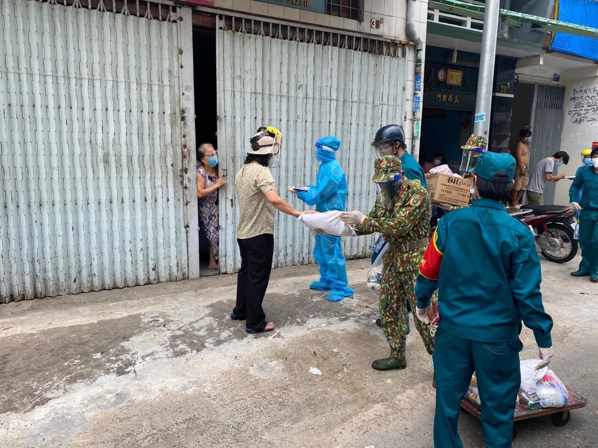Toàn bộ công việc này được thực hiện tại nhà để đảm bảo an toàn cho phòng chống dịch.
