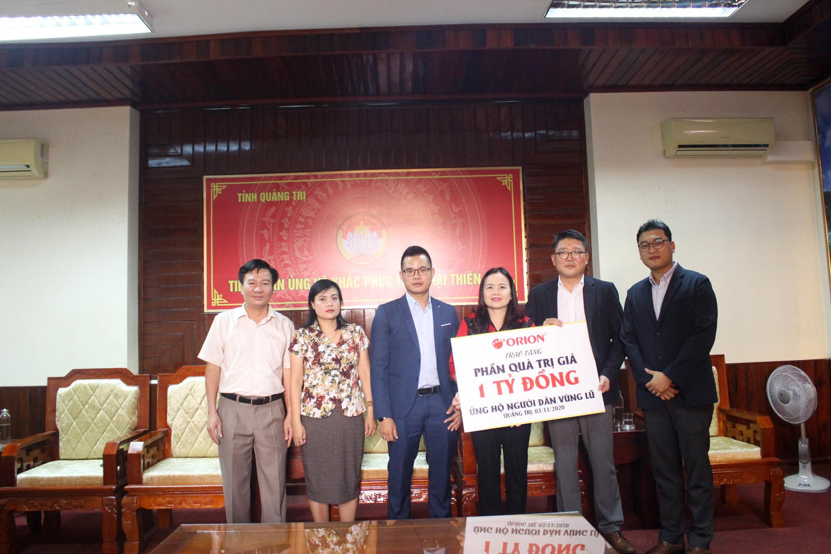 Tập đoàn ORION trao tặng phần quà trị giá 1 tỷ đồng cho học sinh trên địa bàn tỉnh Quảng Trị.