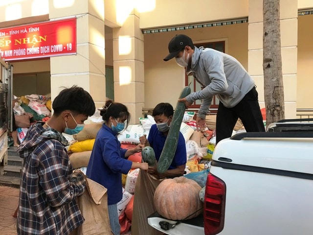 Quà quê của người Hà Tĩnh gửi tặng đồng bào miền Nam.  