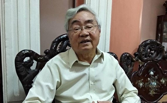 GS.VS Phạm Minh Hạc.  