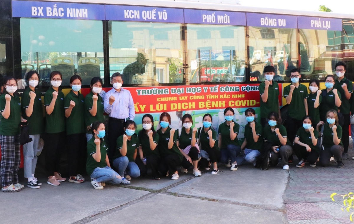 Lãnh đạo và sinh viên Trường Đại học Y tế Công cộng quyết tâm chia lửa vởi tỉnh bắc Ninh nhằm sớm đẩy lùi Covid-19.