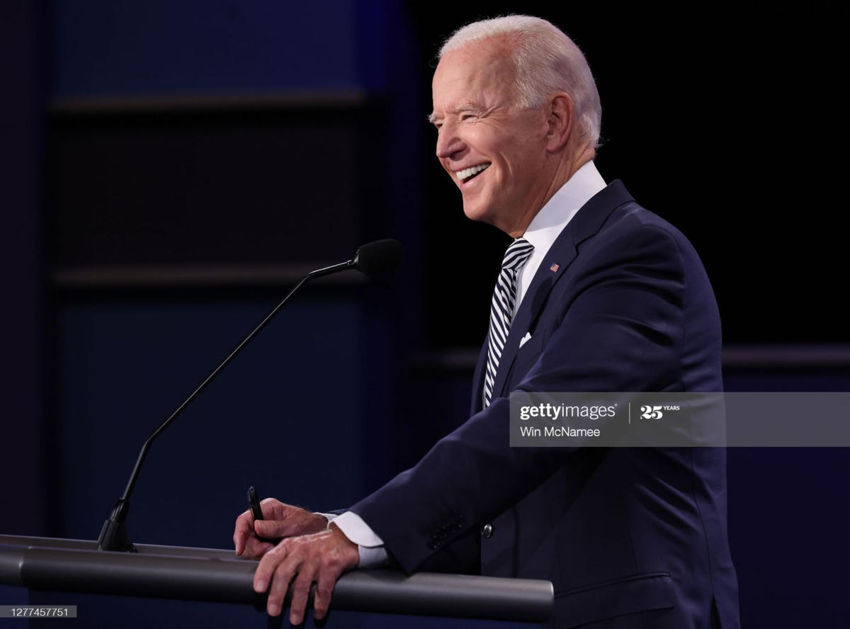 Ông Joe Biden cam kết không đóng cửa nền kinh tế