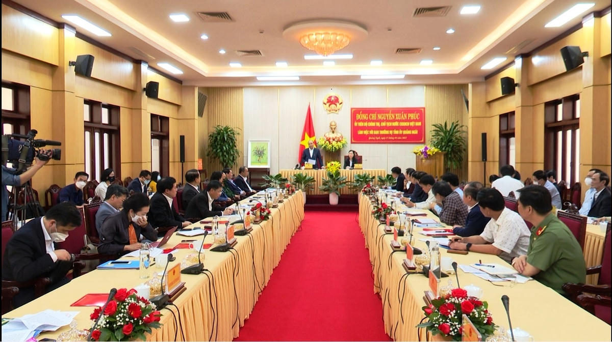 Quang cảnh buổi làm việc.