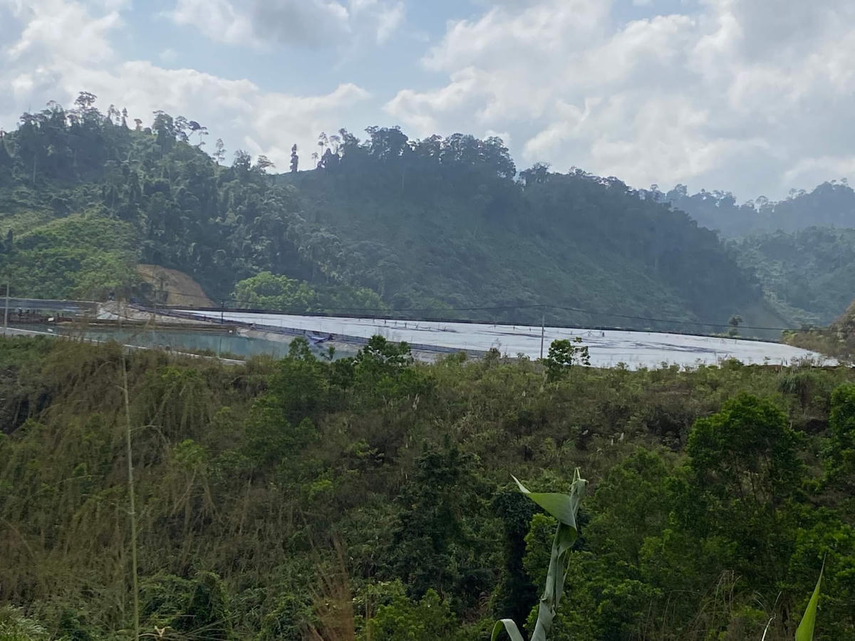 Một góc bãi thải mỏ vàng Đăk Sa của Công ty vàng Phước Sơn.