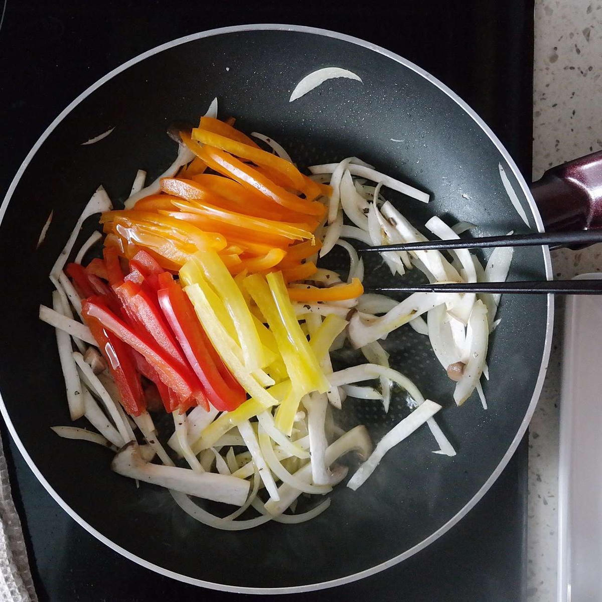 Cách làm món Bò cuộn phô mai thơm giòn cho bé