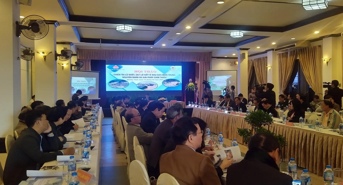 Quang cảnh buổi hội thảo.