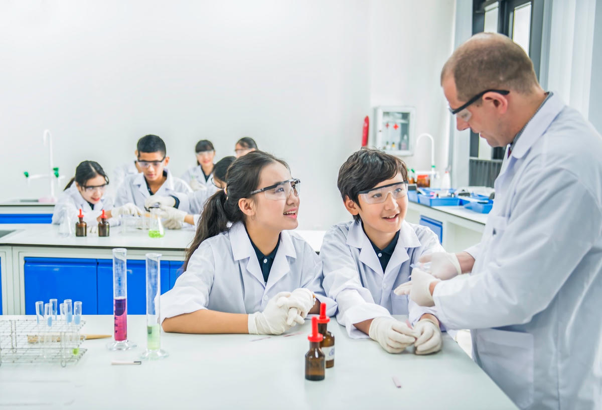 Học sinh chuẩn bị vào đại học sẽ được tư vấn lựa chọn chương trình học đáp ứng nhu cầu hướng nghiệp đa dạng.