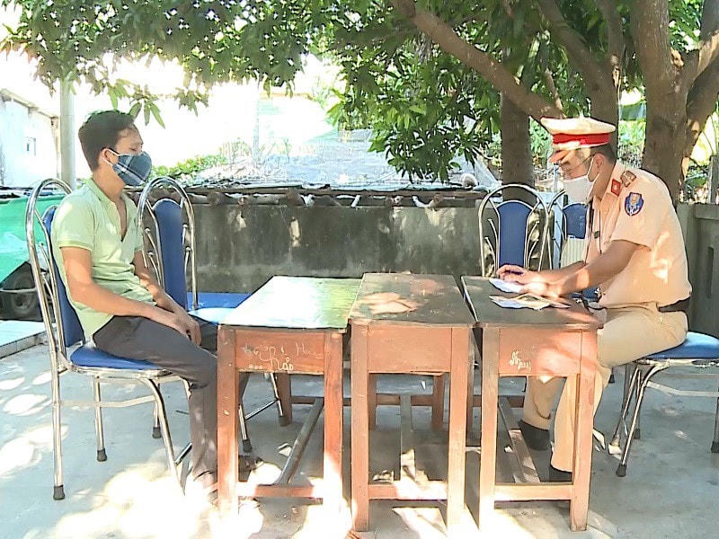 Tài xế Trương Thanh Minh làm việc với cơ quan công an.