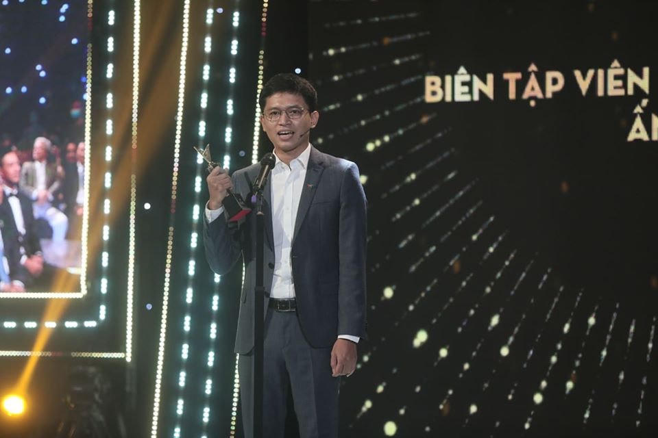 BTV Việt Hoàng nhận giải thưởng Dẫn chương trình ấn tượng.