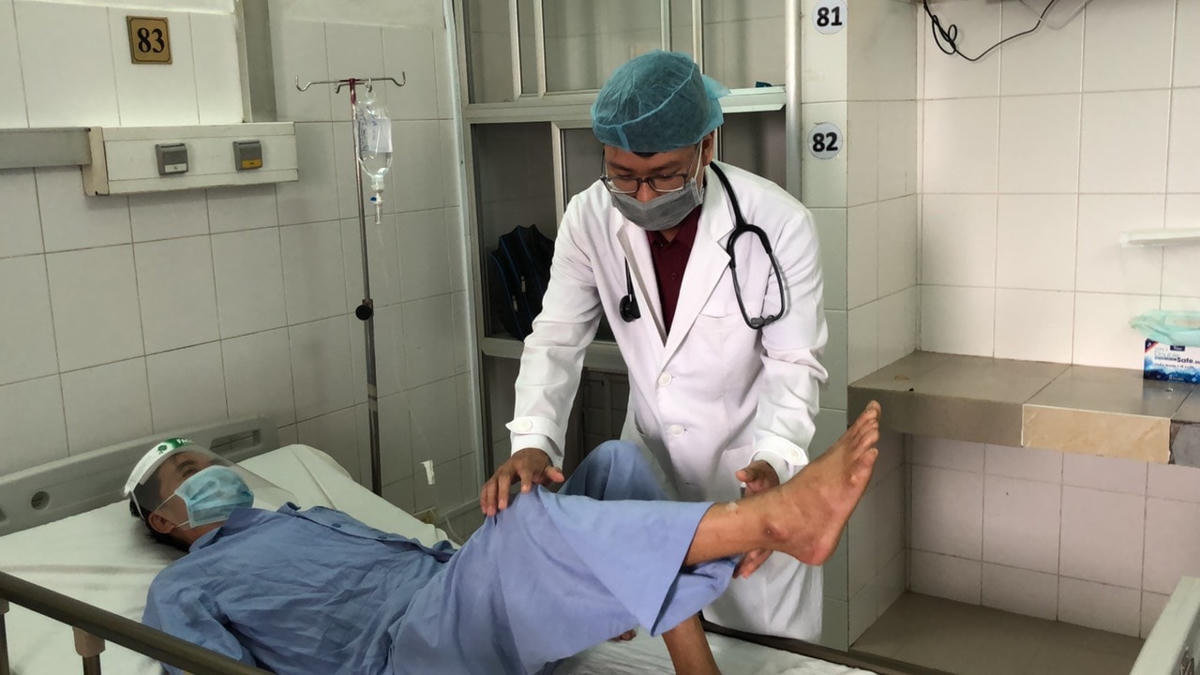 Hiện tại bệnh nhân đã ổn định, tiếp xúc vận động.