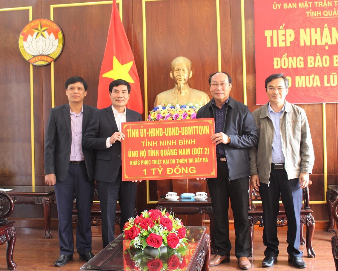Tỉnh Ninh Bình ủng hộ 1 tỷ đồng cho tỉnh Quảng Nam khắc phục hậu quả thiên tai.