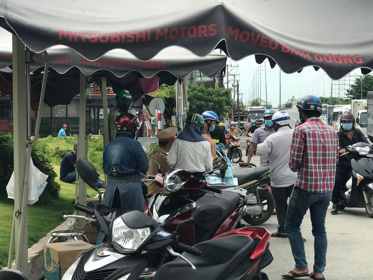 Công tác khai báo y tế đối với người dân qua địa bàn tỉnh cũng được thực hiện nghiêm ngặt.
