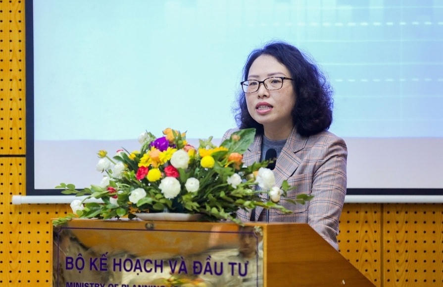 Bà Tạ Thanh Bình, Vụ trưởng Vụ Phát triển thị trường, UBCKNN nhận định: thị trường sẽ có bước tăng giảm mạnh đan xen