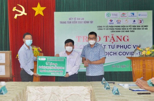 Gia Lai tiếp nhận trang thiết bị, vật tu y tế trị giá 37 tỷ đồng.