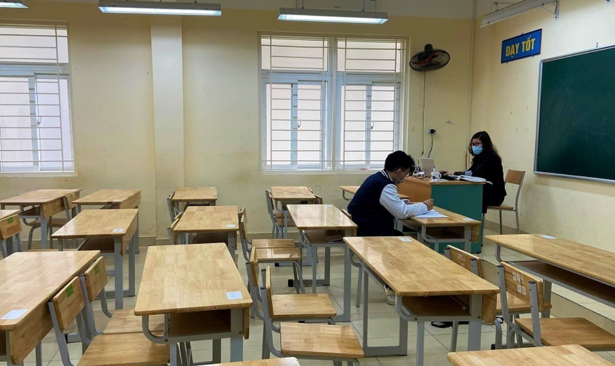 Chỉ một học sinh đến trường THPT Trần Nhân Tông sáng nay.