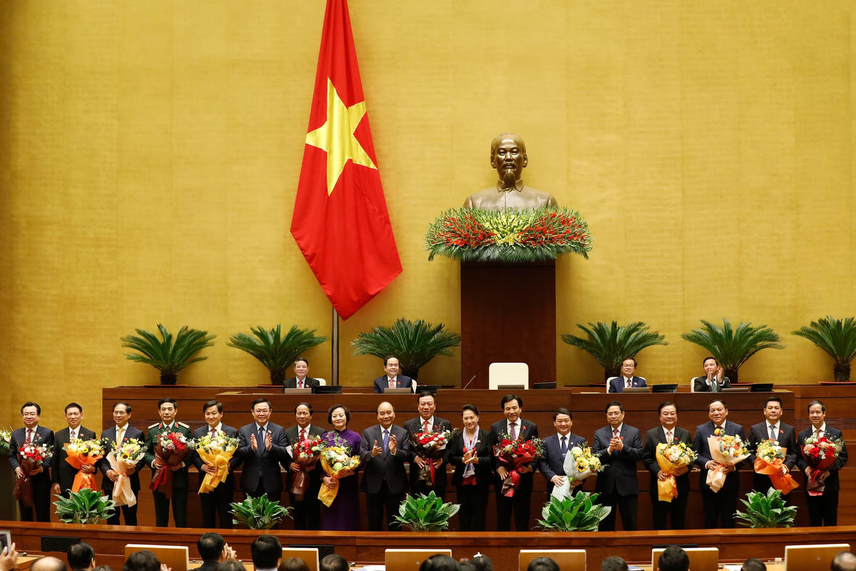Các thành viên Chính phủ cùng các vị lãnh đạo, nguyên lãnh đạo Đảng, Nhà nước tại phiên bế mạc kỳ họp thứ 11, Quốc hội khóa XIV. Ảnh: Quang Vinh.