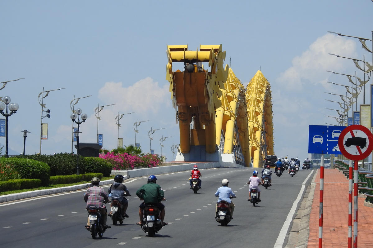 Hoạt động đời sống, xã hội của TP Đà Nẵng đang dần trở lại bình thường. Ảnh Thanh Tùng.