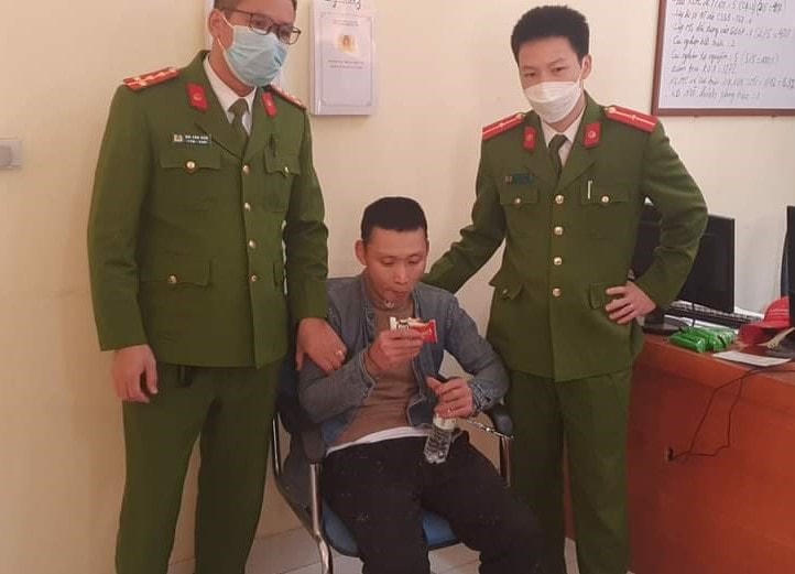 Phạm nhân Nguyễn Văn Hòa trốn khỏi trại giam bị Công an xã Thống Nhất bắt giữ. Ảnh: Công an cung cấp.