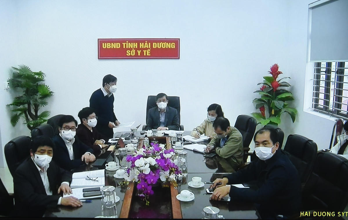 Thủ tướng thăm và làm việc với Bộ Y tế