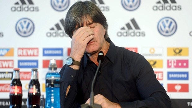 Sự thất vọng của huấn luyện viên Joachim Löw (Nguồn:Star-Media/imago images).
