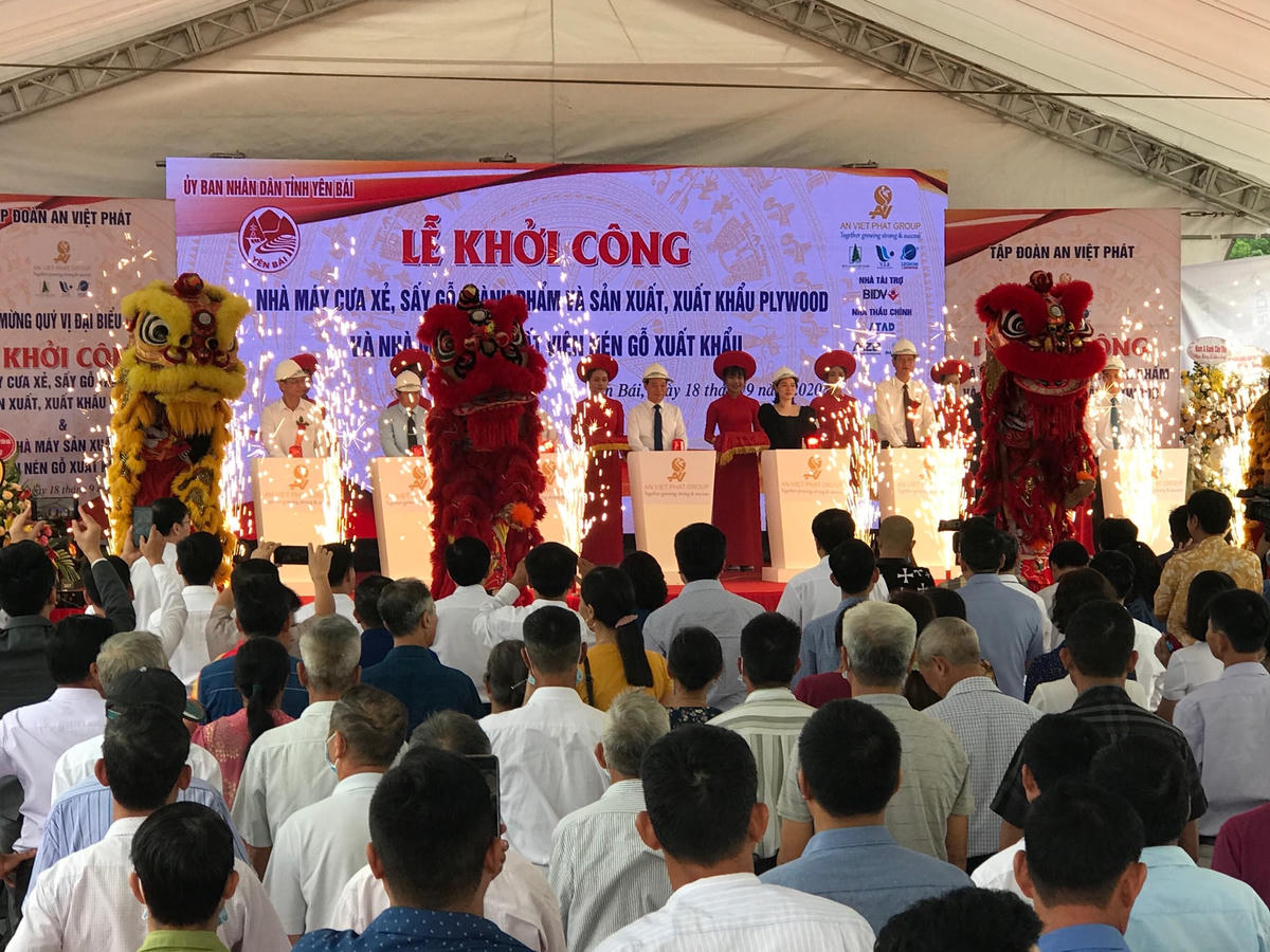 Quang cảnh lễ khởi công.