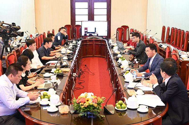 Quang cảnh buổi giao lưu trực tuyến.