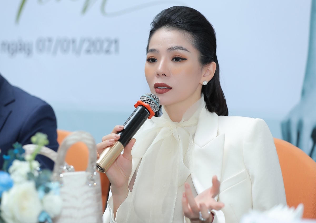 Lệ Quyên.