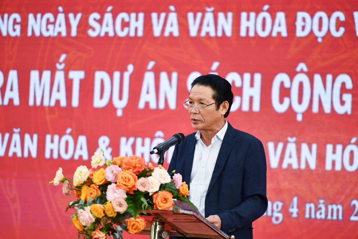 Chủ tịch Hội Xuất bản Việt Nam Hoàng Vĩnh Bảo phát biểu tại buổi lễ. 