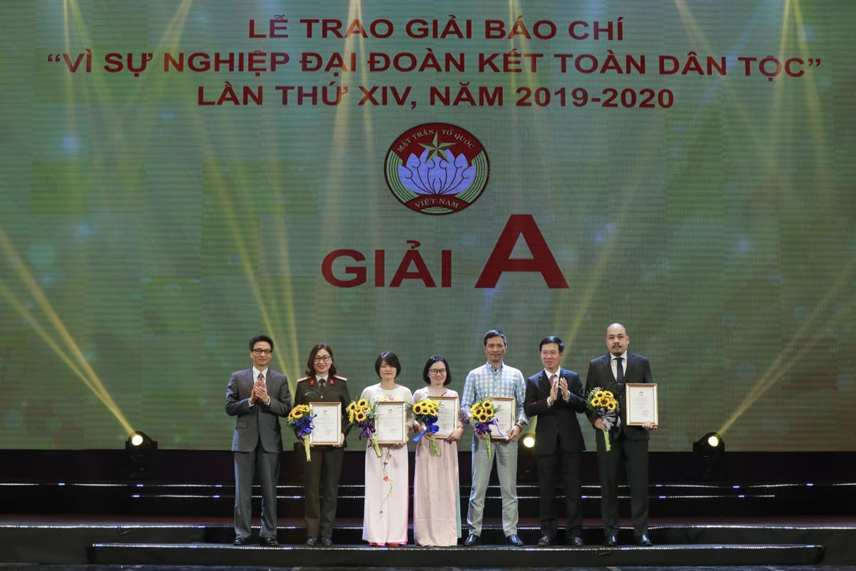  Lễ trao giải báo chí “Vì sự nghiệp đại đoàn kết toàn dân tộc” lần thứ XIV, năm 2019 – 2020, ngày 10/11/2020 tại Hà Nội.
