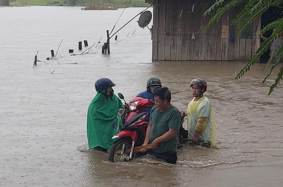 Đưa tài sản đi ra khỏi vùng ngập.