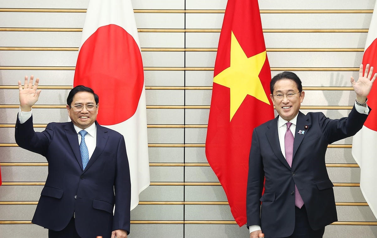 Thủ tướng Phạm Minh Chính và Thủ tướng Nhật Bản Kishida Fumio trong buổi hội đàm tại Thủ đô Tokyo, chiều 24/11. Ảnh: TTXVN  