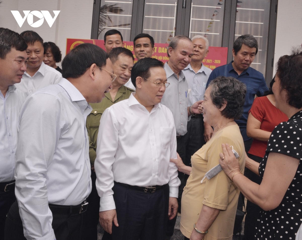 Chủ tịch Quốc hội Vương Đình Huệ tiếp xúc cử tri TP Hải Phòng. Ảnh: VOV.