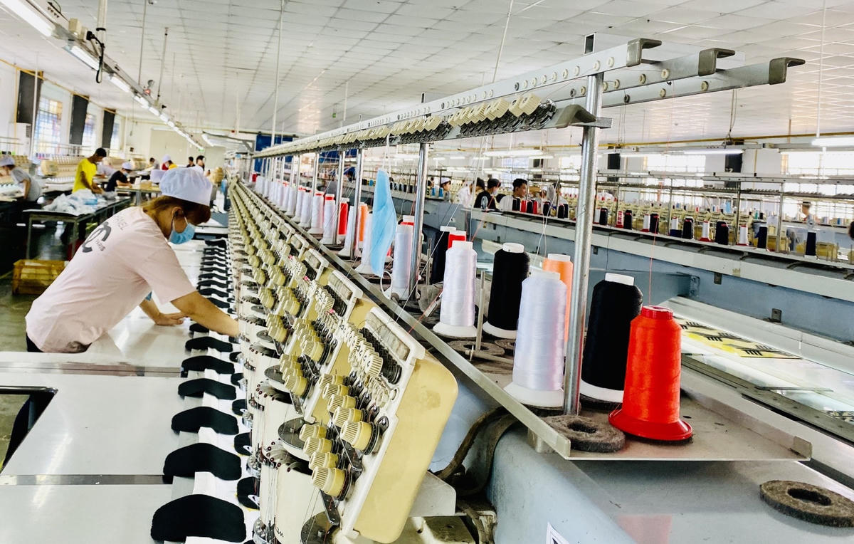 Một DN những ngày đầu khôi phục sản xuất.
