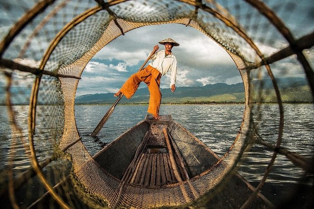 Bức “Thăng bằng” chụp tại Myanmar.  