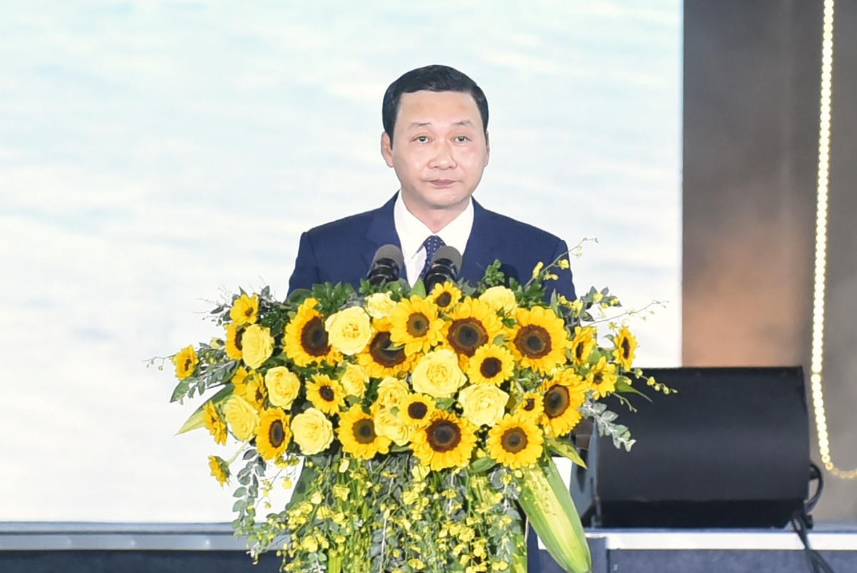 Ông Đỗ Minh Tuấn, Chủ tịch UBND tỉnh Thanh Hoá trình bày diễn văn khai mạc.