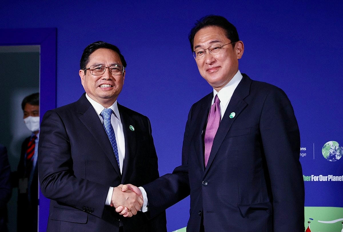 Thủ tướng Chính phủ Phạm Minh Chính gặp Thủ tướng Nhật Bản Kishida Fumio nhân dịp tham dự Hội nghị COP26 tại Anh hồi đầu tháng 11. Ảnh: VGP.