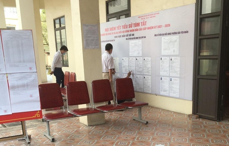 Người dân có mặt từ rất sớm để tham gia bỏ phiếu. Ảnh: Đỗ The.