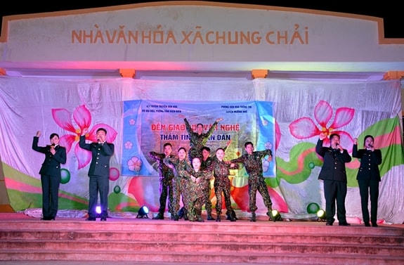 Giao lưu văn nghệ “Thắm tình quân dân” tại xã Chung Chải, huyện Mường Nhé.